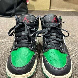 Air Jordan Black and Green and red Sneakers